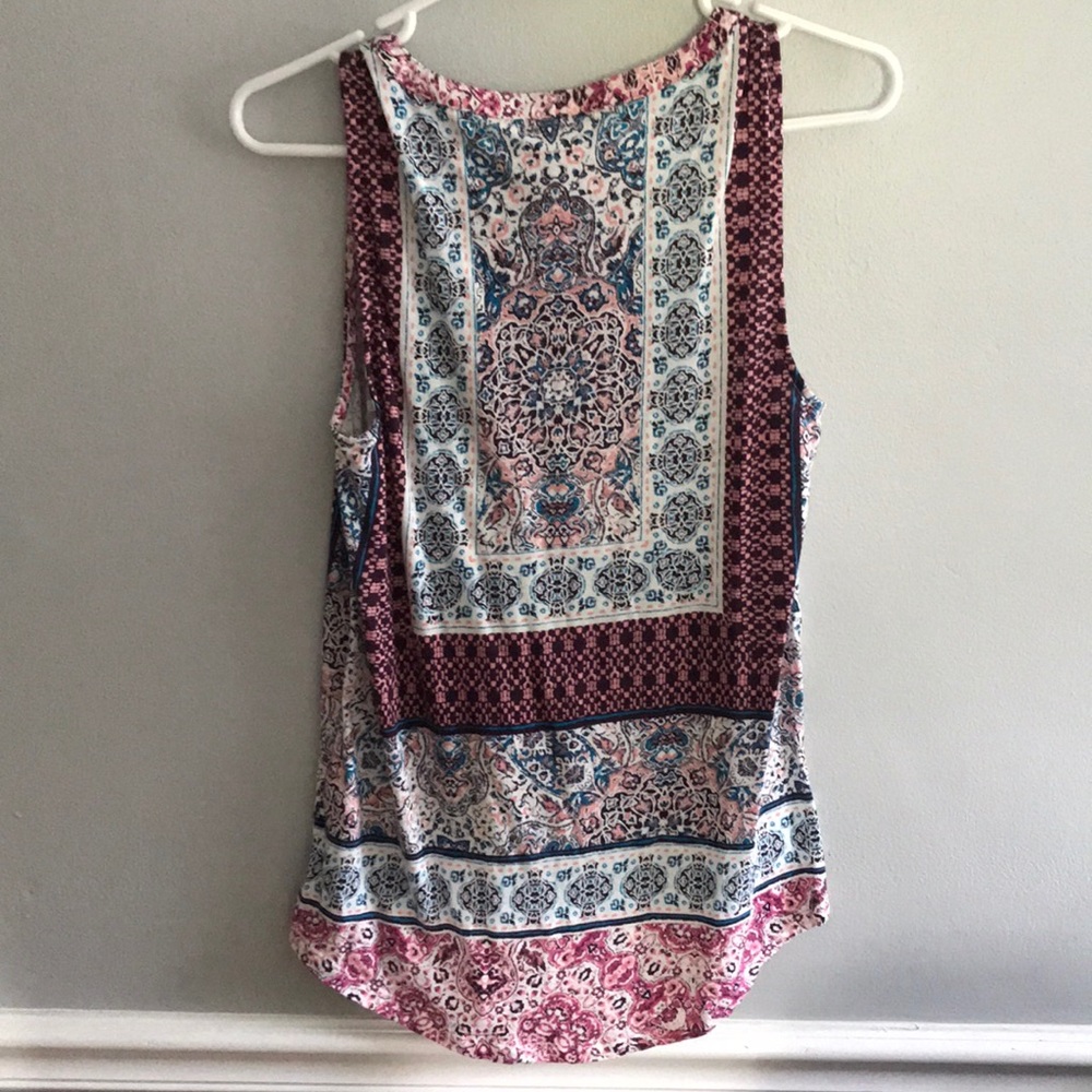 Patterned split neck tank top! - Picture 3 of 3